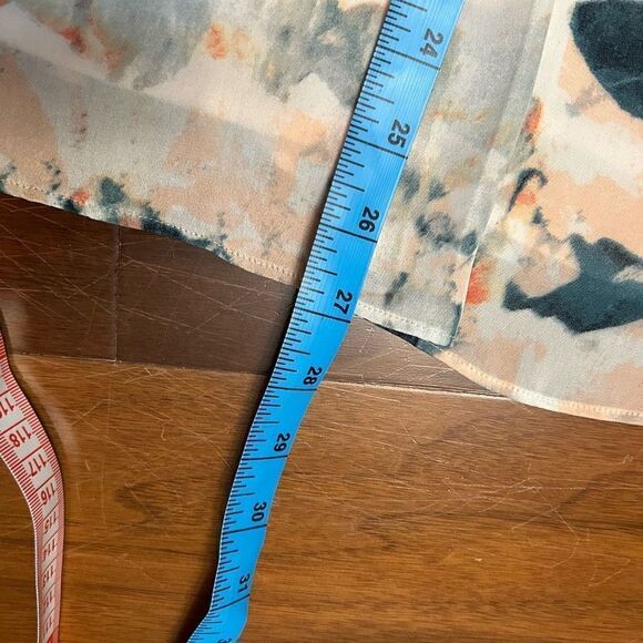 Cabi XS Gelato V-neck printed top - Picture 6 of 7